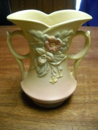 Vintage Pale Yellow To Pink Hull Art Pottery Wildflower 2 - Handle Vase W - 6 - 7 1/2 "