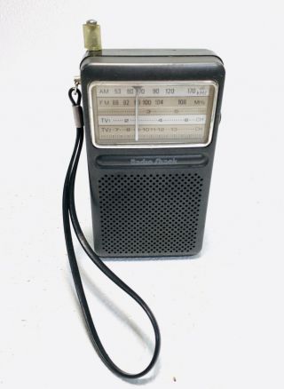 Radio Shack Vintage Model 12 - 614 Am - Fm Pocket Radio