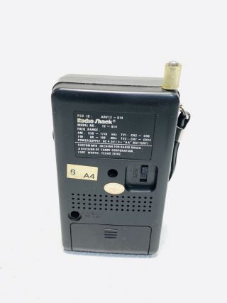 Radio Shack Vintage Model 12 - 614 AM - FM Pocket Radio 3