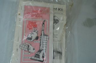 Royal Dirt Devil Model 103 Vintage Handheld Vacuum Cleaner Red 2