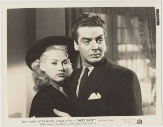 Betty Grable,  Victor Mature Vintage 1941 8x10 Still Photo I Wake Up Screaming