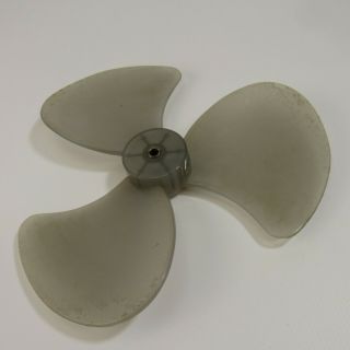Vintage Tatung 9 " Oscillating Desk Fan Replacement Part Gray Plastic Blades