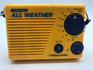 Vintage Am - Fm All Weather Realistic Transistor Radio By Radio Shack Model 12 - 783
