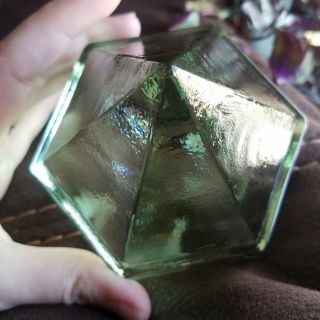 Vintage Mid Century Modern MCM Hexagonal Pyramid Peridot Green Glass Paperweight 3