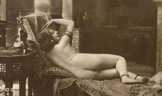 Nude Fernande As Harem Slave - Vintage Photo Postcard - C1920 - 1930