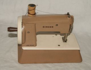 Vintage Singer Sewing Machine in Case - Model 22851 - Great 3