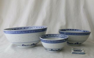 3 Vintage Chinese Blue and White Porcelain Rise Bowls and 2 Chopstick Rests 2