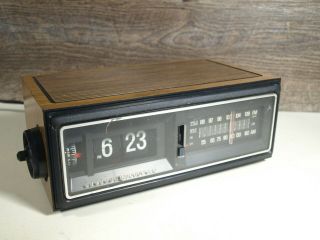Vintage General Electric Model 7 - 4303g Flip Number Am/fm Alarm Clock Radio