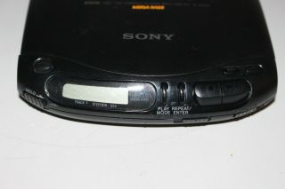 Vintage Sony Discman D - 132CK cd player - w/ A Great Look - S33 2