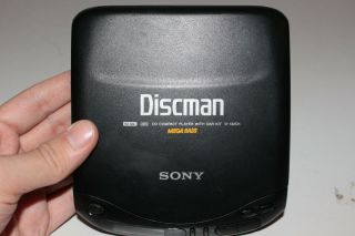 Vintage Sony Discman D - 132CK cd player - w/ A Great Look - S33 3