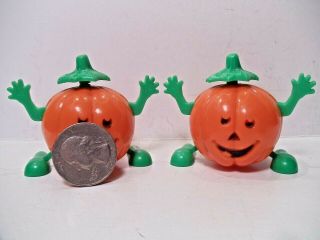 2 Vintage PLASTIC PUMPKIN Halloween Wind Up Jack O ' Lantern Hat Toy WindUp Figure 2