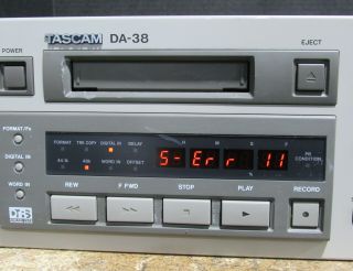 Vintage Tascam DA - 38 8 Track Digital Audio Recorder 2