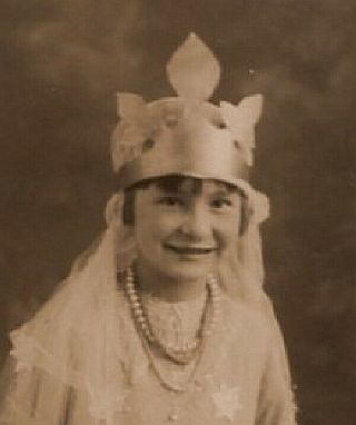 091420 VINTAGE RPPC REAL PHOTO POSTCARD LITTLE GIRL IN COSTUME CROWN WITH VEIL 2