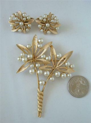 Crown Trifari Faux Pearl Gold Tone Brooch Pin And Earrings Set Mcm Flower Vintag