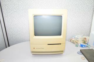 Vintage Sept 1990 Apple Macintosh Classic Model No M0420 Q70