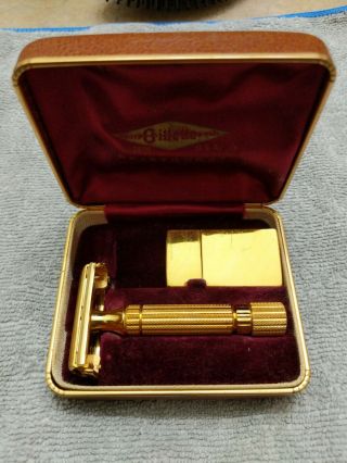 Vintage 1940’s Gillette Aristocrat Gold Tone Double Edge Safety Razor W/ Case
