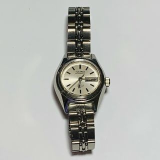 Iconic Vintage Ladies Stainless Steel Steel Wrist Watch