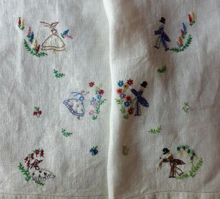 2 Vintage Hand Embroidered Linen Tea Cloth Towels Southern Belle&gent 11” X 16”