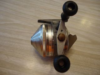 Vintage Zebco Spinner Model 33 Spincasting Fishing Reel