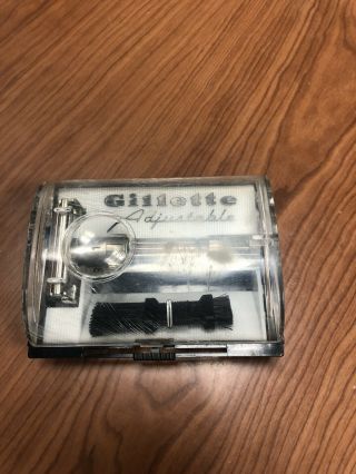 Vintage Gillette Adjustable Safety Razor In Case (g - 1)