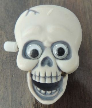Vintage Hallmark Halloween Wind Up Skull Lapel Pin With Moving Jaw