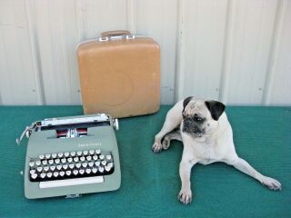 Vintage 1940s Smith Corona Sterling Typewriter With Tan Case