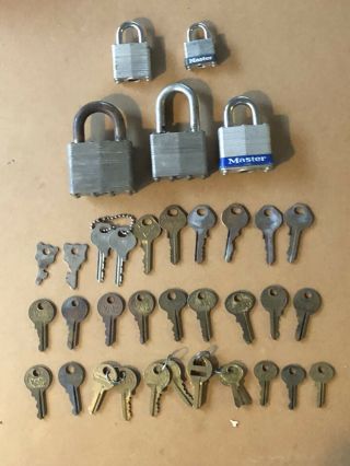 Vintage Master Lock Padlocks 5 And 32 Vintage Master Lock Padlock Keys