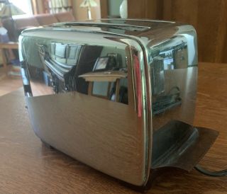 Vintage Toastmaster Deluxe 1b16 Automatic Pop - Up Toaster Chrome