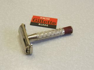 Vintage Gillette Red Tip Double Edge Safety Razor A - 1 1955