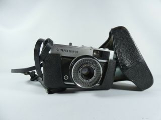 Vintage Olympus Trip 35 35mm Compact Film Camera Zuiko 1:2.  8 F=40mm Lens Case