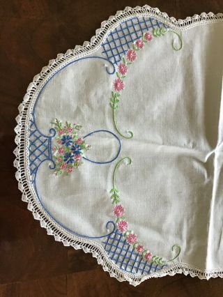 Vintage Embroidered Cotton Dresser Scarf Or Table Runner 2
