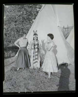 Fb17 Vintage 4x5 Large Format Negative Tourists At Indian Reservation 1950 