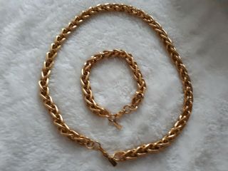 Vintage Monet Gold Tone Chain Necklace And Bracelet Set.