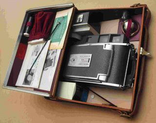 Vintage Polaroid Land Camera 900 W Case,  Wink Light,  Flash,  Cable Release