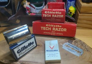 Vintage 1964 Gillette Tech Safety Razor Ball End W/ Blades J - 1