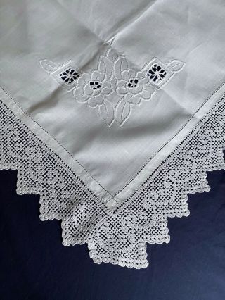 Edwardian Vintage White Irish Linen Tablecloth Crocheted Edging Hand Embroidery