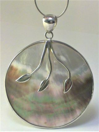 Vintage Sterling Silver & Mother Of Pearl Pendant Necklace (43cm Chain) - 28g