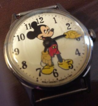 Vintage - Walt Disney Productions - Mickey Mouse Watch - Non -.  Wind - Up