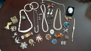 Huge Joblot Of Interesting Vintage Jewellery - 34 Items