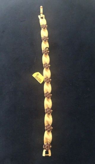 Vintage Goldtone Crown Trifari Bracelet 7.  5 In
