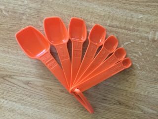 Vintage Tupperware Measuring Spoons Set Of 7 With D Ring Burnt Orange