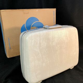 Vintage White Hard Samsonite Silhouette Suitcase 21 Inch With Key Box