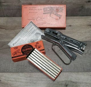 Vintage Ace Clipper Stapling Plier Model 702 W/ No.  700 Undulated Staples Nib