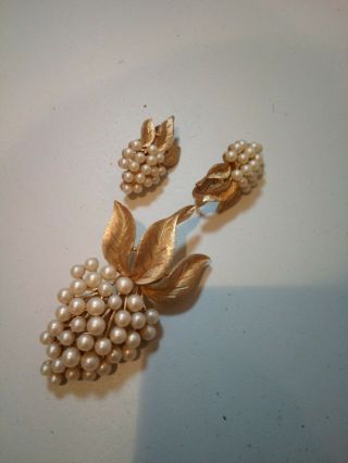 Vintage Signed Crown Trifari Faux Pearls Berry Brooch Gold Tone,  And Earrings
