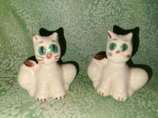 Vintage White Made In Japan Salt And Pepper Shaker Set Ceramic Cats