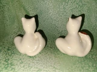 Vintage White Made in Japan Salt and Pepper Shaker Set Ceramic Cats 2