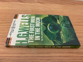 H G Wells The First Men In The Moon Berkley Highland Vintage 1967 Paperback