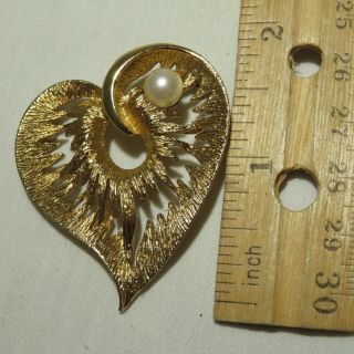 Vintage Napier Signed Gold Tone Heart Shaped Brooch Pin With Faux Pearl
