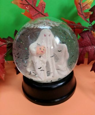 Halloween Vintage Ghost Holding Pumpkin Glass Water Snow Globe W/floating Bats