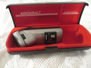 Norelco Rotatract Philips Model Hp1328e Electric Shaver Set With Case -